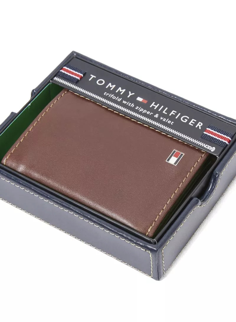 BILLETERA TOMMY HILFIGER DE CUERO TRIFOLD CON RFID